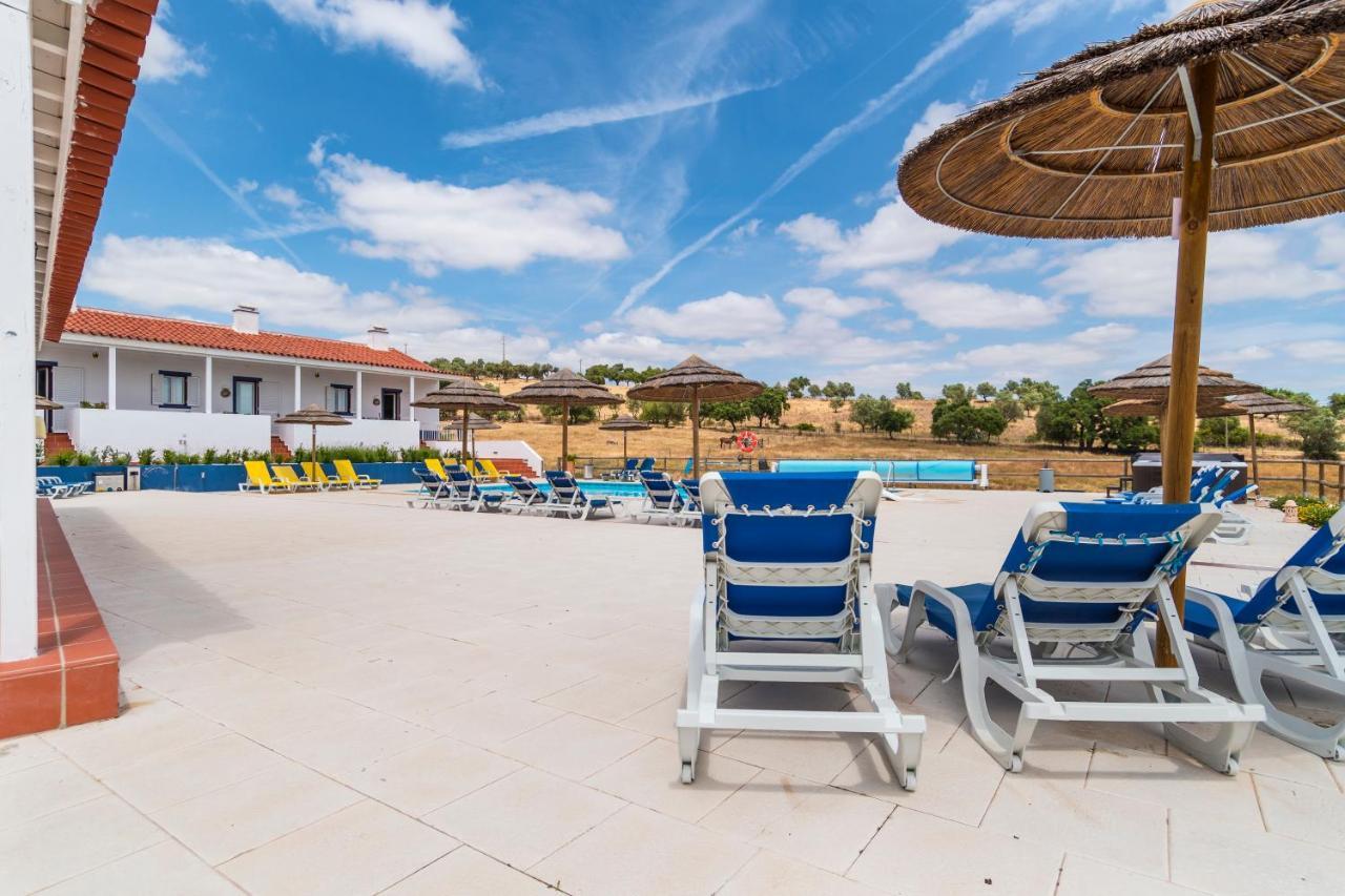Monte Da Cabeca Gorda Bed & Breakfast Alcacovas Exterior photo
